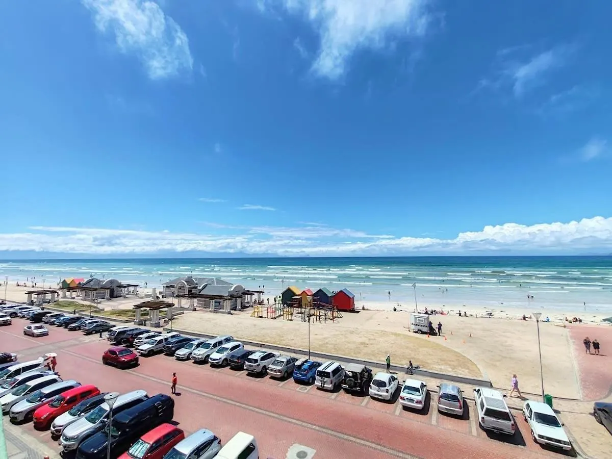 The Waves Empire Apartment Muizenberg 0*,  Sudafrica