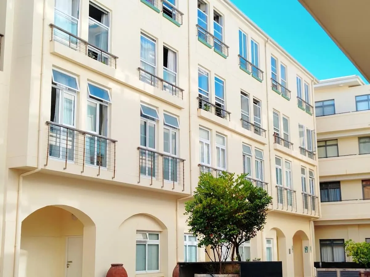 The Waves Empire Apartment Muizenberg 0*,  Sudafrica