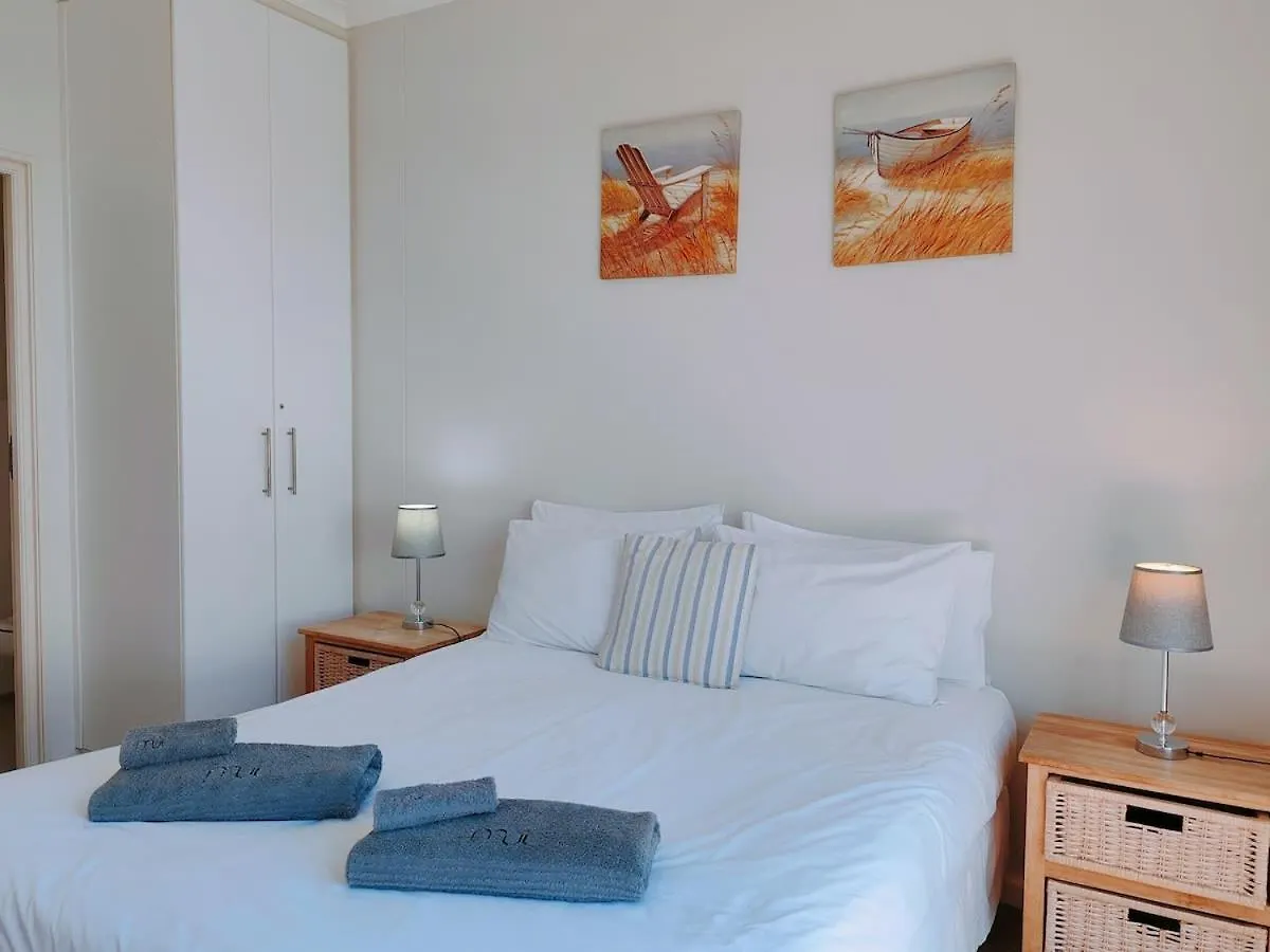 The Waves Empire Apartment Muizenberg 0*,  Sudafrica