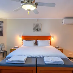 Pro Moni's Guest house