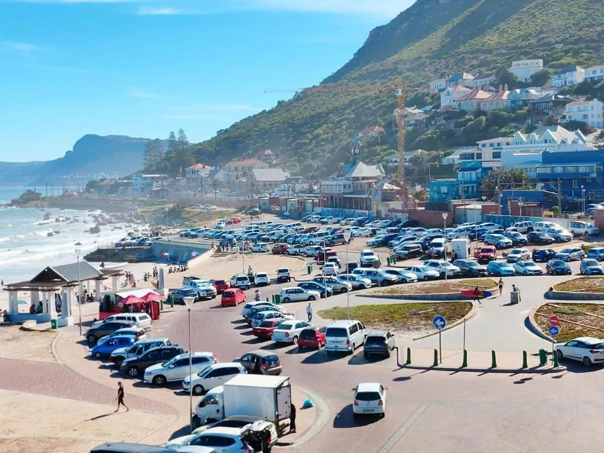 The Waves Empire Apartment Muizenberg Holiday home