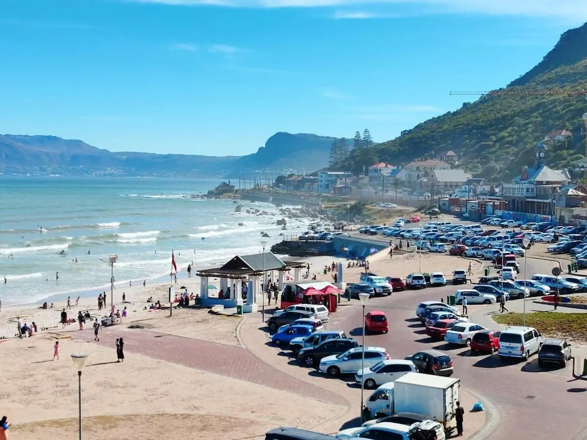 The Waves Empire Apartment Muizenberg Holiday home