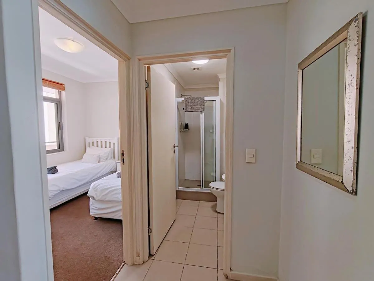 The Waves Empire Apartment Muizenberg 0*,  South Africa